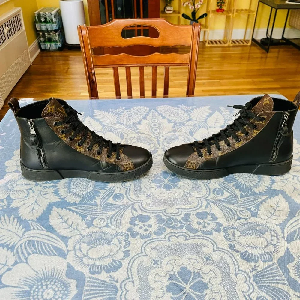 Louis Vuitton "Miami" Brown Ankle Boots (size 38 EU - flat heel) - Picture 7 of 16